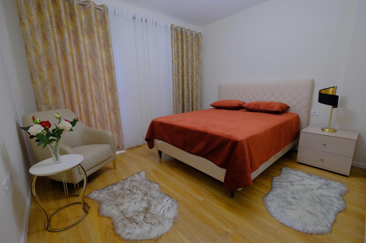 Comfy Apartment In Shkoder Exterior photo