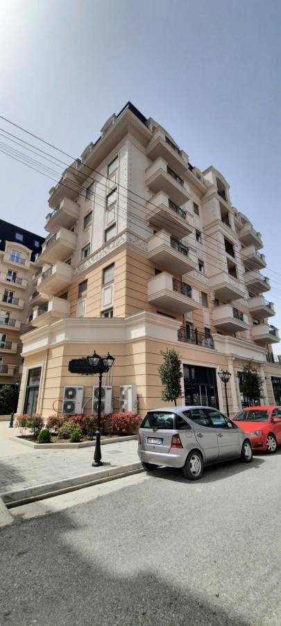 Comfy Apartment In Shkoder Exterior photo
